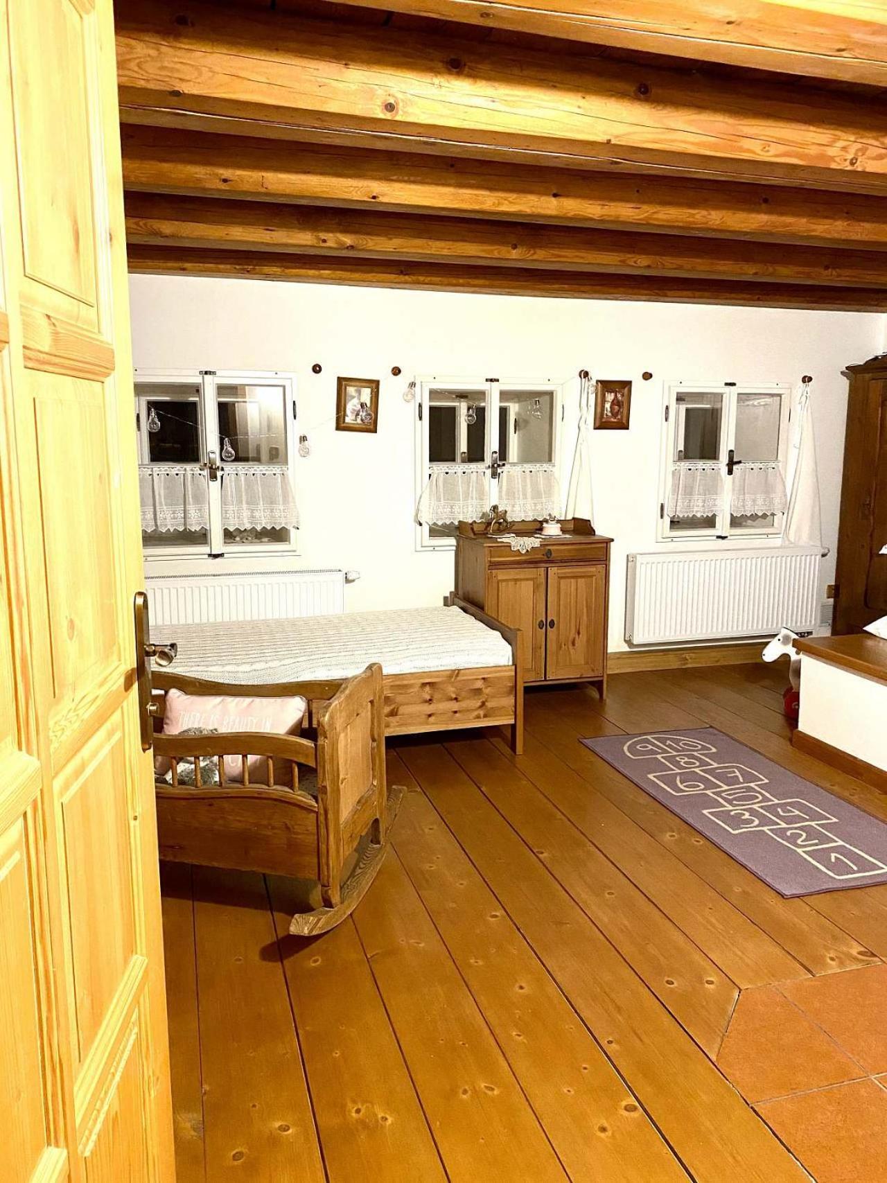 Chaloupka S Rodinnou Tradici Mezimesti Exterior foto